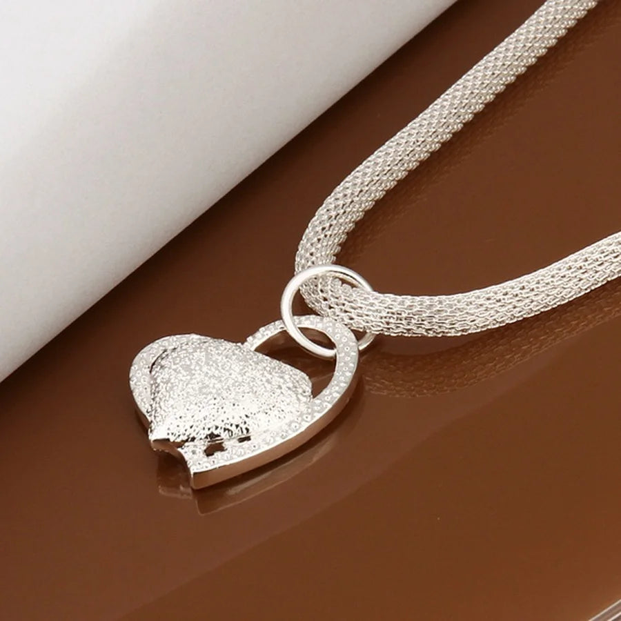 Hartvormige halsketting met sterling look – elegantie en luxe voor dames