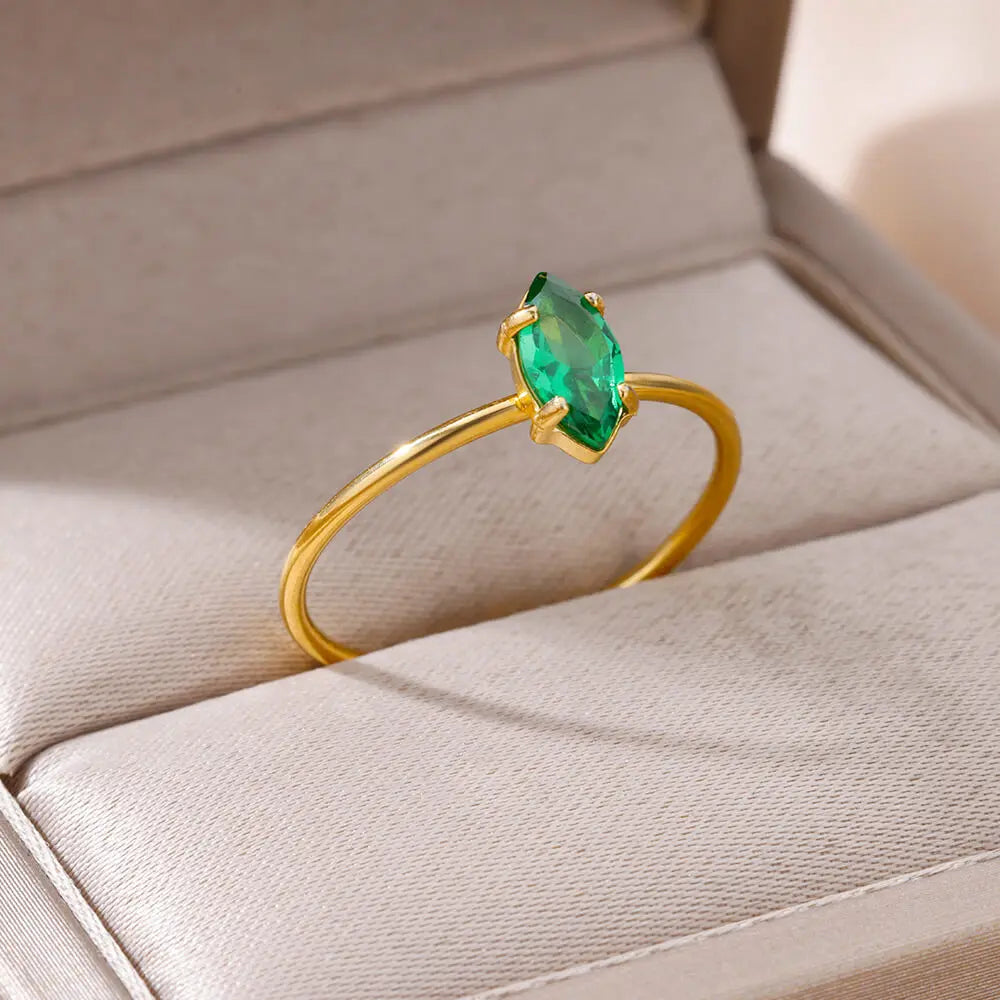Goudkleurige verstelbare ring met groen zirkonia hart – stijlvolle sieraden