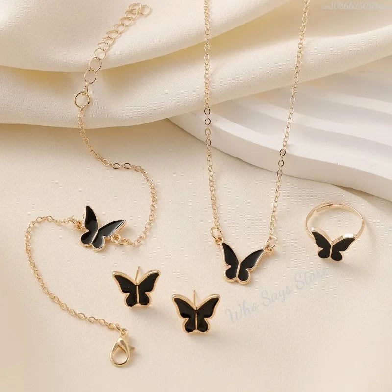 4-delige sieradenset – vlinder hanger en imitatie parel sieraden