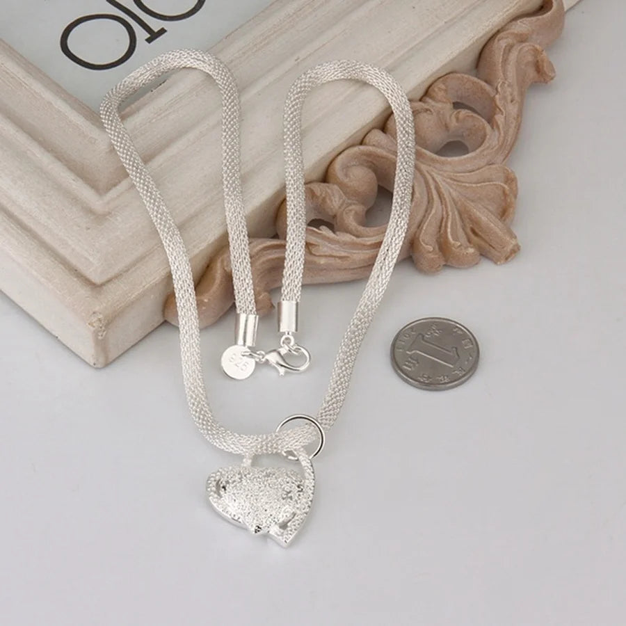 Hartvormige halsketting met sterling look – elegantie en luxe voor dames