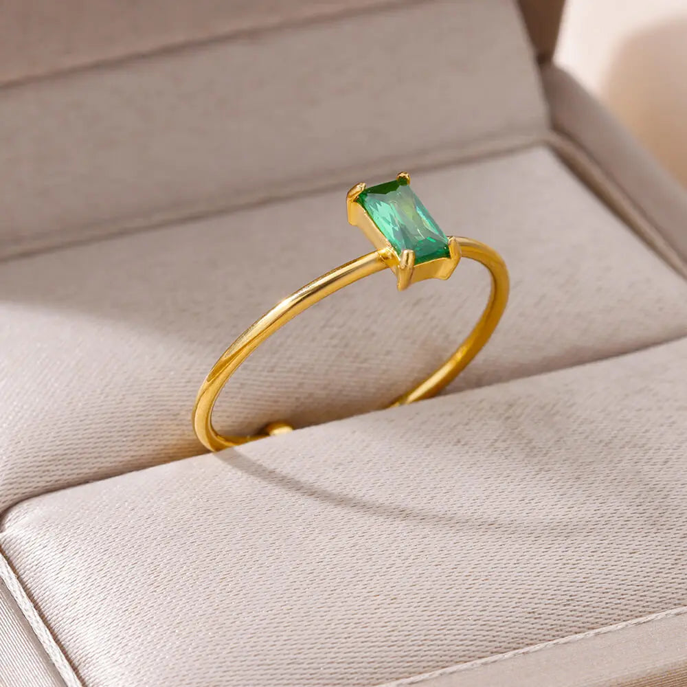 Goudkleurige verstelbare ring met groen zirkonia hart – stijlvolle sieraden