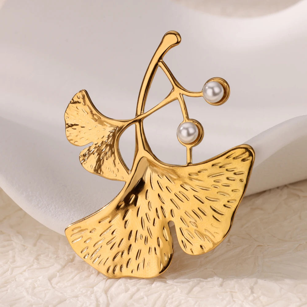 Ginkgo bladeren broche – delicaat design met parel en rvs