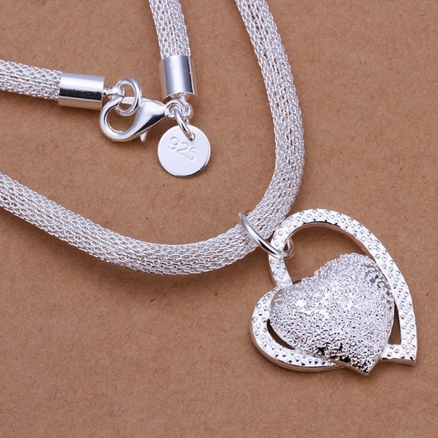 Hartvormige halsketting met sterling look – elegantie en luxe voor dames