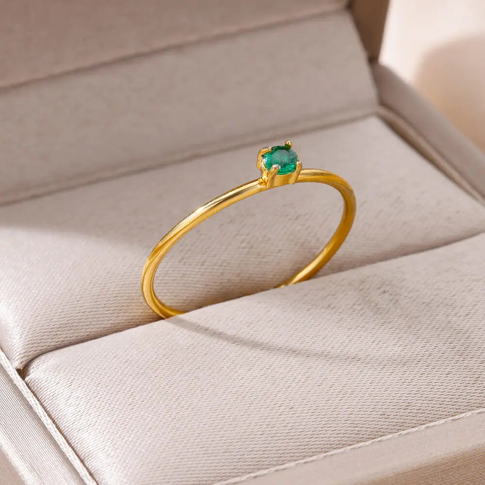 Goudkleurige verstelbare ring met groen zirkonia hart – stijlvolle sieraden